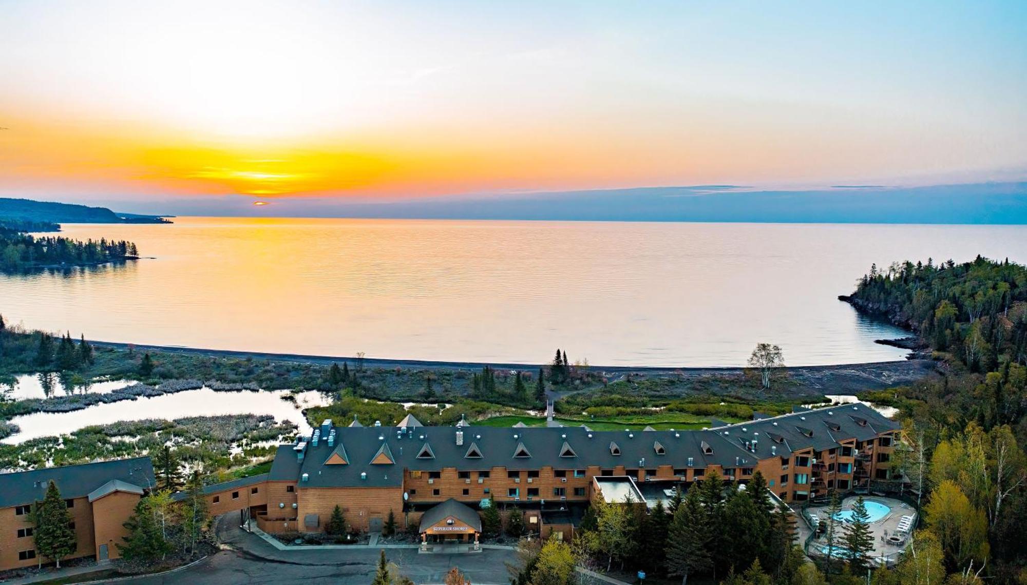טו הרבורס Superior Shores Resort מראה חיצוני תמונה