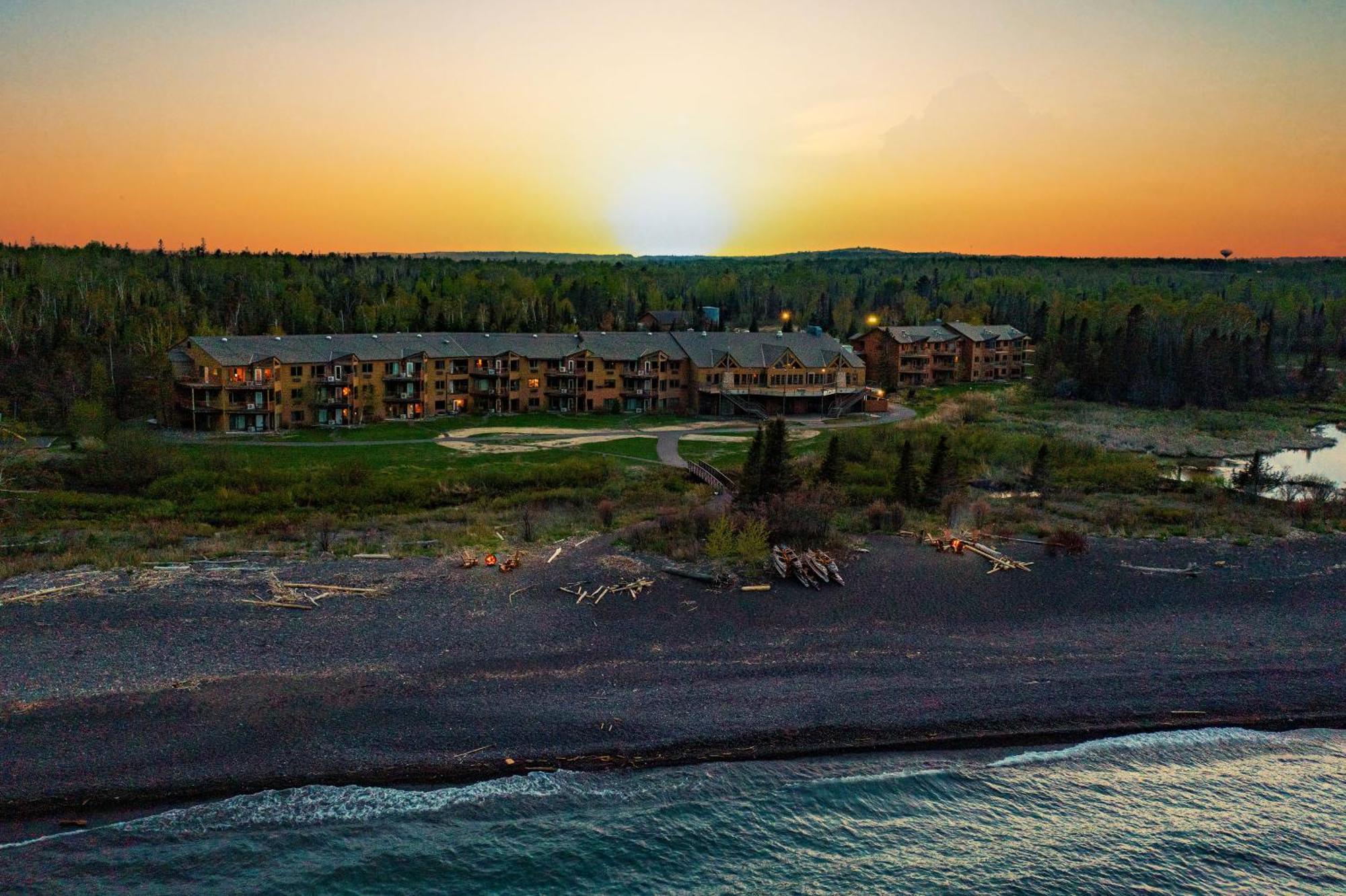 טו הרבורס Superior Shores Resort מראה חיצוני תמונה